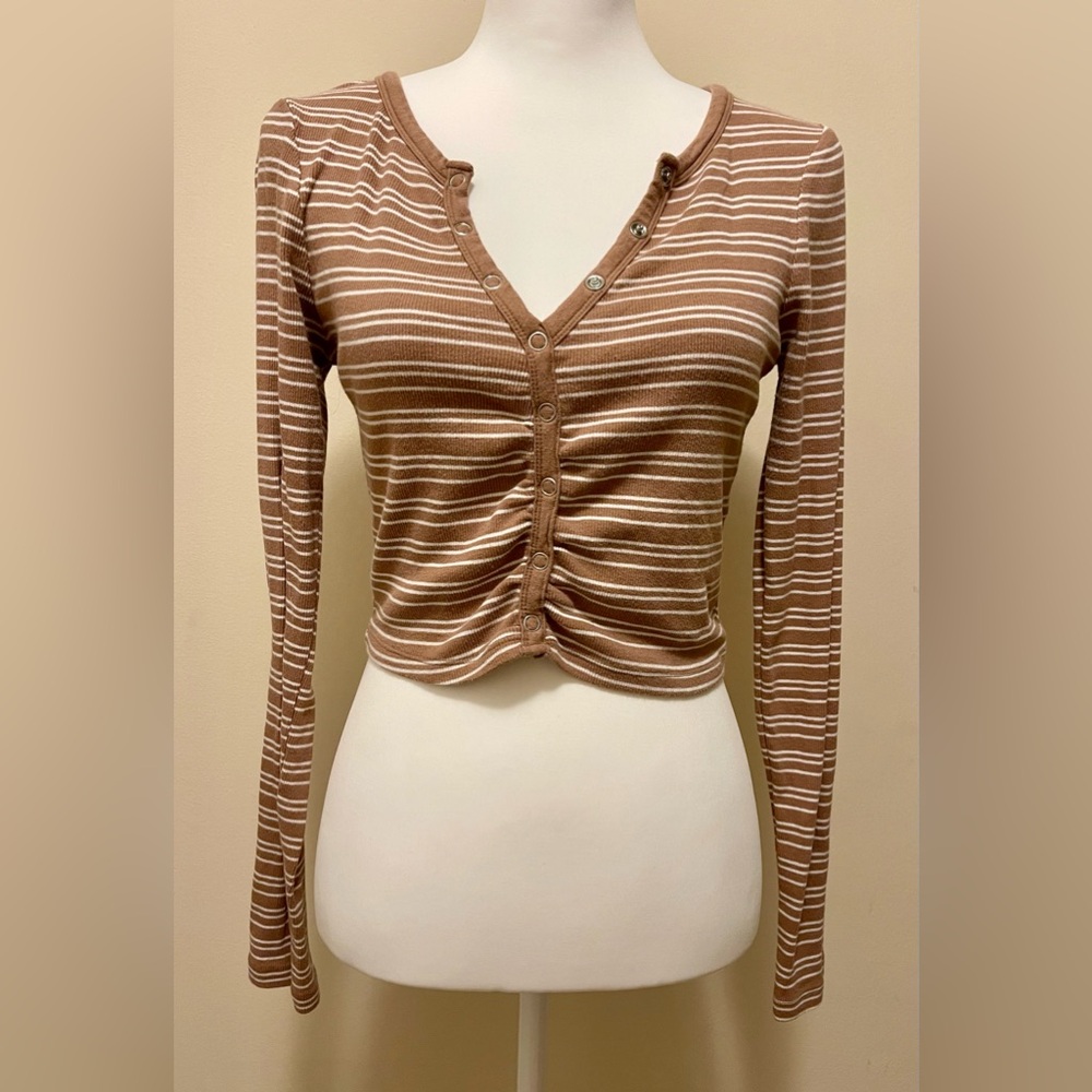 Pac Sun Taupe & White Women’s Striped Crop Top w/Long Sleeves, Size M